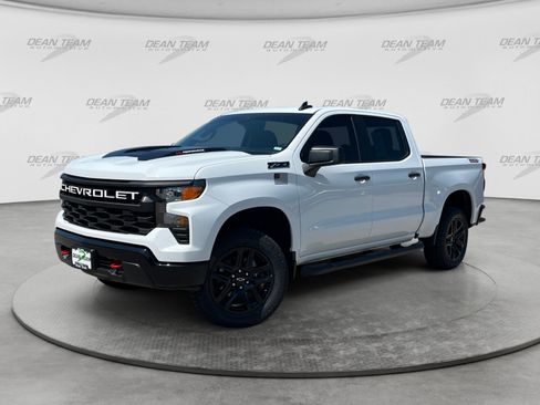 Used 2024 Chevrolet Silverado 1500 Custom Trail Boss w/ LPO, Dark Essentials Package AWD/4WD image 3