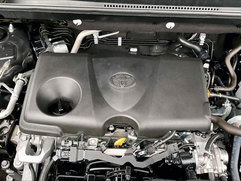 Used 2025 Toyota RAV4 XLE image 29