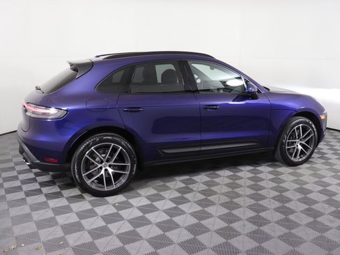 Certified 2025 Porsche Macan AWD/4WD image 10