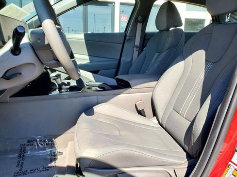 Used 2024 Hyundai Elantra SEL FWD image 12