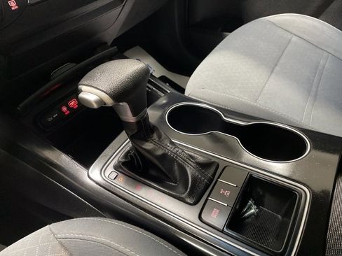 Used 2020 Kia Sorento LX image 29