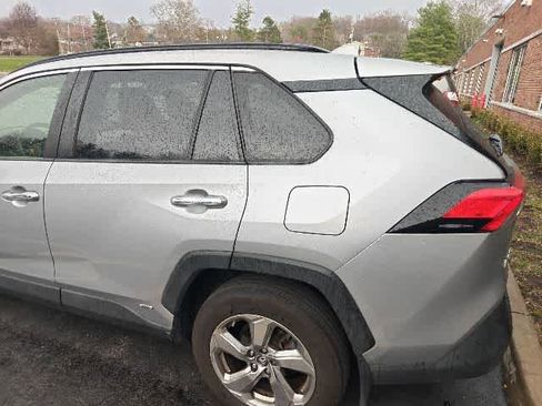 Used 2019 Toyota RAV4 Limited w/ Carpet Mat Package AWD/4WD image 2