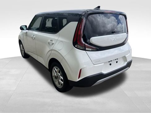 Used 2023 Kia Soul S FWD image 6