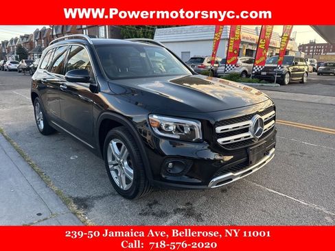 Used 2021 Mercedes-Benz GLB 250 4MATIC w/ Premium Package image 7