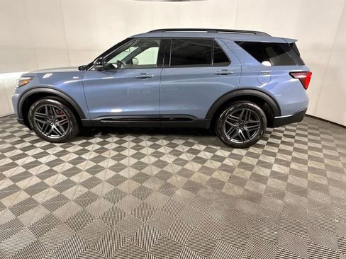 Used 2025 Ford Explorer ST-Line w/ Premium Package AWD/4WD image 7