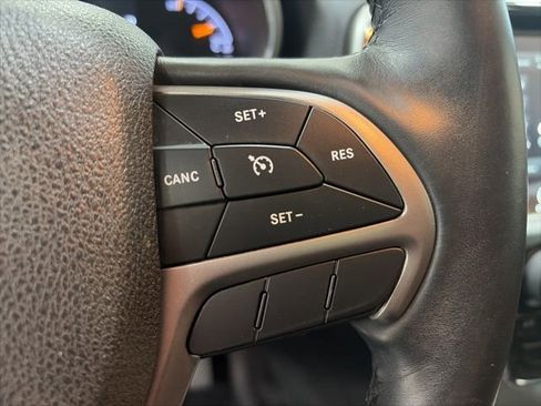 Used 2018 Jeep Grand Cherokee Altitude AWD/4WD image 20