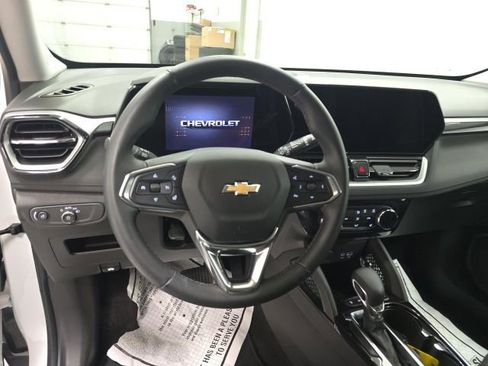 Certified 2024 Chevrolet TrailBlazer LT w/ LT Cold Weather Package image 11