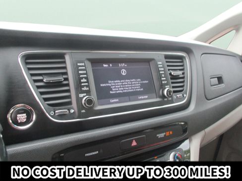 Used 2019 Kia Sedona EX FWD image 21