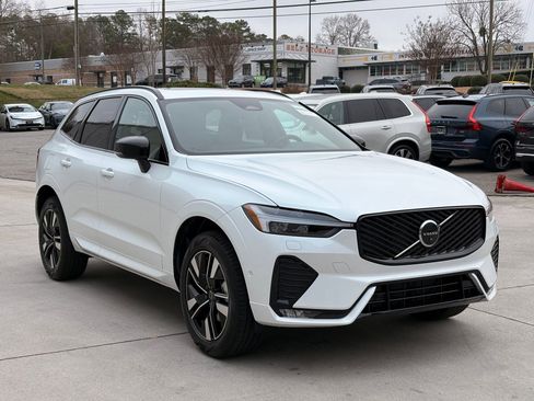 Used 2026 Volvo XC60 B5 Plus w/ Climate Package AWD/4WD image 7