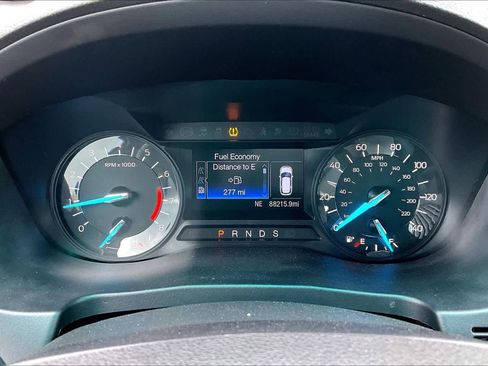 Used 2017 Ford Explorer XLT AWD/4WD image 26