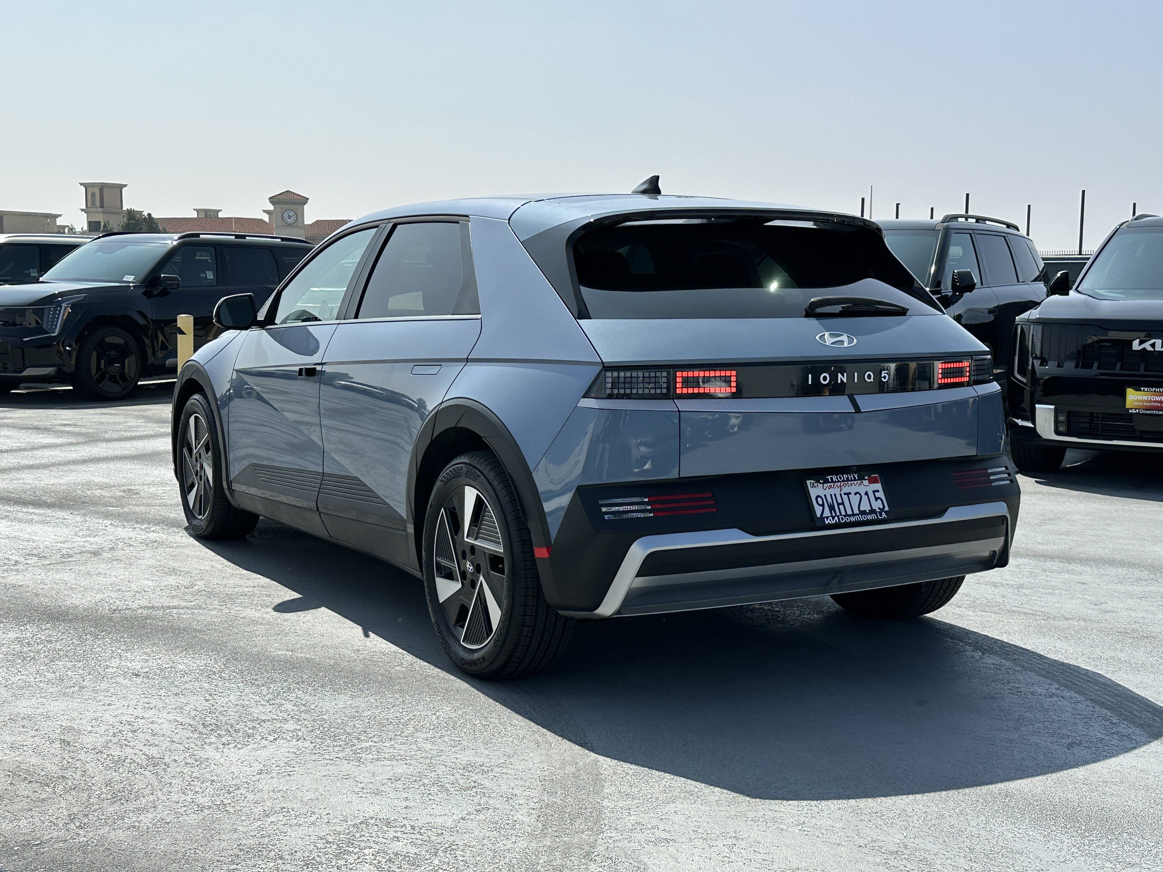Used 2025 Hyundai Ioniq 5 SE RWD image 4