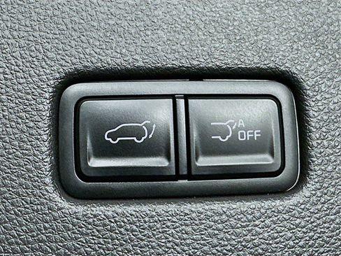 Certified 2024 Kia Carnival EX image 12