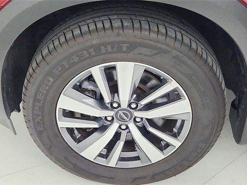 Used 2024 Nissan Pathfinder SL image 17