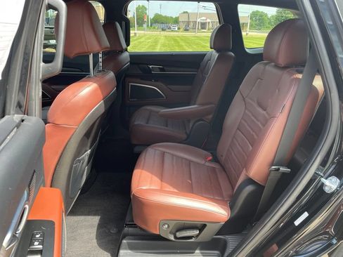 Used 2023 Kia Telluride SX Prestige AWD/4WD image 11