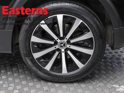 Used 2022 Mercedes-Benz GLB 250 4MATIC w/ Premium Package Lite image 8