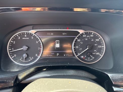 Used 2023 Nissan Pathfinder SL AWD/4WD image 11
