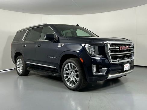 Used 2022 GMC Yukon SLT w/ SLT Premium Package AWD/4WD image 1