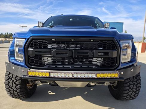 Used 2018 Ford F150 Raptor w/ Equipment Group 802A Luxury AWD/4WD image 4