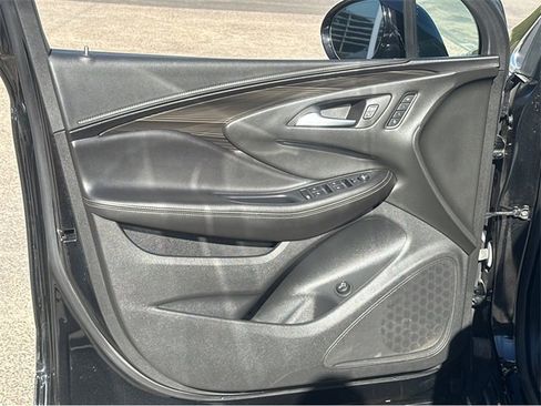 Used 2020 Buick Envision Essence image 7