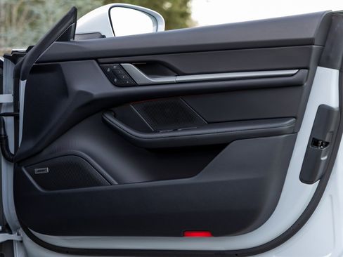 New 2025 Porsche Taycan image 46