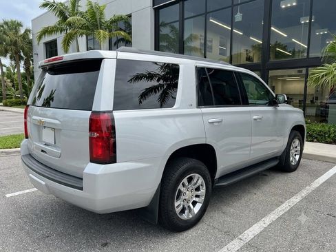 Used 2020 Chevrolet Tahoe LT w/ Luxury Package AWD/4WD image 2
