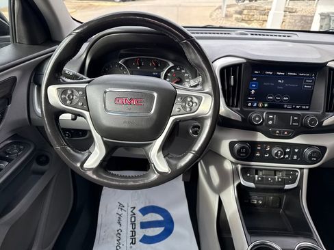 Used 2022 GMC Terrain SLT image 13