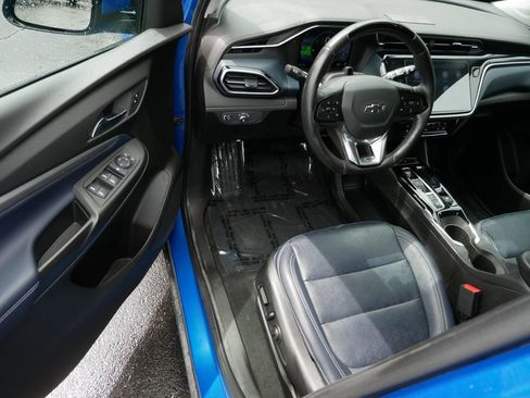 Used 2022 Chevrolet Bolt EUV Premier w/ Super Cruise Package FWD image 10