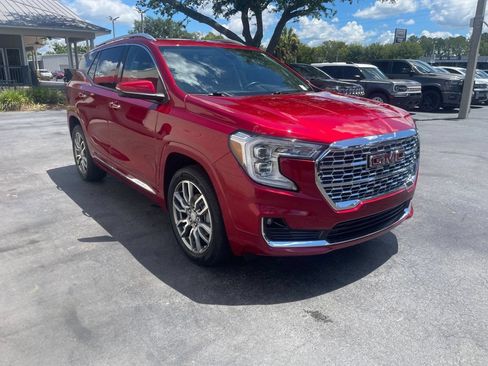 Used 2024 GMC Terrain Denali w/ Denali Premium Package AWD/4WD image 7