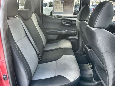 Used 2021 Toyota Tacoma TRD Off-Road image 28