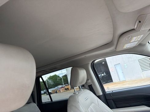 Used 2018 Ford Expedition Max Platinum RWD image 16