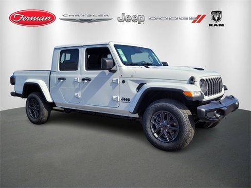 Used 2026 Jeep Gladiator Sport image 1
