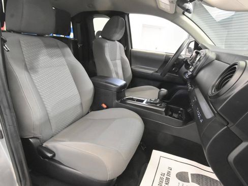 Used 2020 Toyota Tacoma SR w/ SX Package AWD/4WD image 18