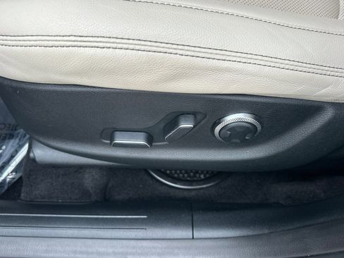 Used 2023 Genesis GV70 2.5T w/ Select Package image 15