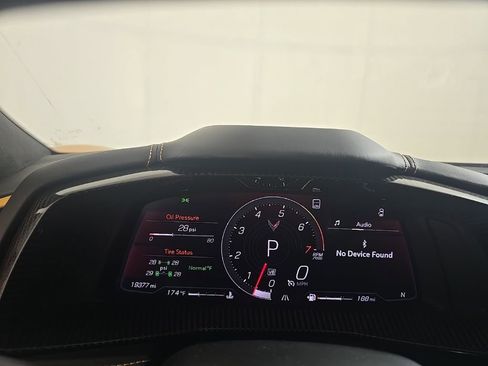 Used 2021 Chevrolet Corvette Stingray Premium Conv w/ Z51 Performance Package image 9