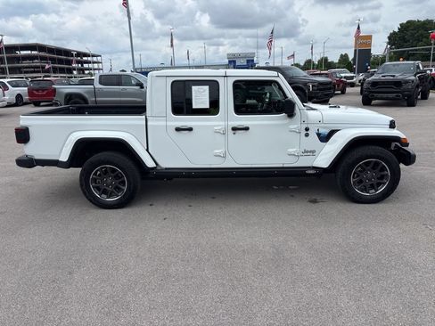 Used 2022 Jeep Gladiator Overland w/ Popular Equipment Package AWD/4WD image 6