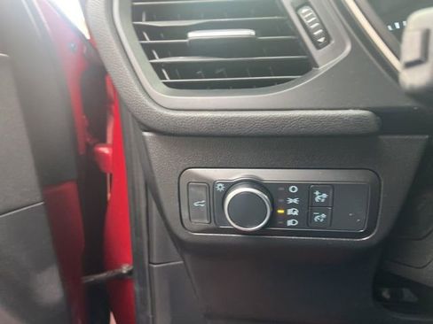 Certified 2022 Ford Escape SE w/ SE Sport Appearance Package image 23