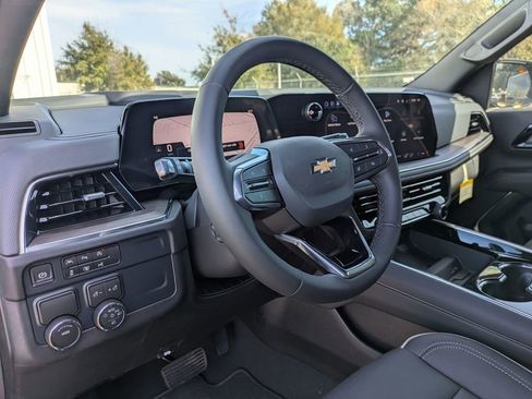 New 2026 Chevrolet Suburban Premier image 14
