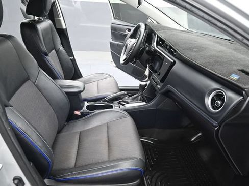 Used 2017 Toyota Corolla SE FWD image 21
