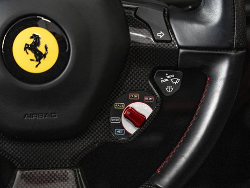 Used 2014 Ferrari 458 Spider image 39