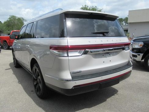 Used 2024 Lincoln Navigator L Reserve AWD/4WD image 5