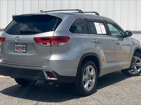 Used 2018 Toyota Highlander Limited AWD/4WD image 17