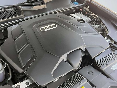 Used 2019 Audi Q8 Premium w/ Convenience Package AWD/4WD image 32