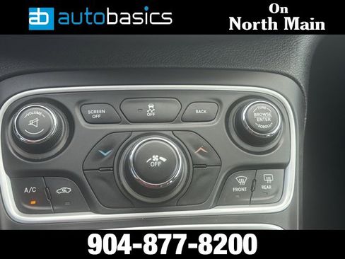 Used 2015 Chrysler 200 Limited image 28