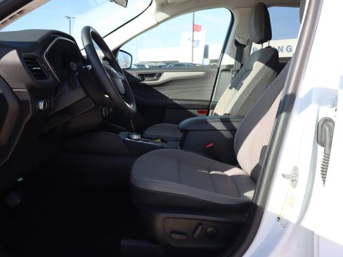 Used 2022 Ford Escape SE w/ Convenience Package image 9