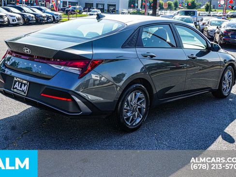 Used 2024 Hyundai Elantra SEL FWD image 5
