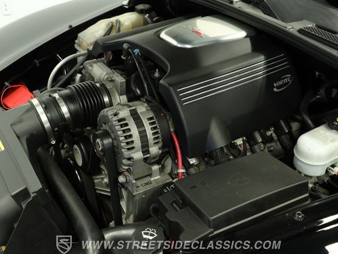 Used 2004 Chevrolet SSR w/ Preferred Equipment Group RWD image 31
