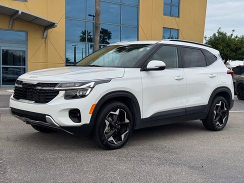 Certified 2024 Kia Seltos EX FWD image 2