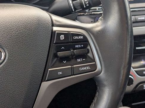 Used 2017 Hyundai Elantra Limited FWD image 23