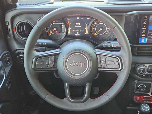 Used 2024 Jeep Wrangler Unlimited Rubicon AWD/4WD image 18