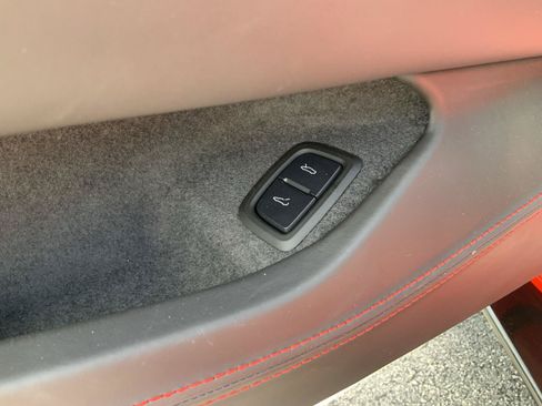 Used 2022 Chevrolet Corvette Stingray Premium Cpe w/ Battery Protection Package RWD image 28